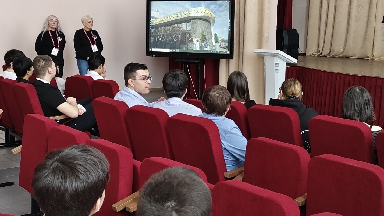 Встреча с представителями АНПОО «Сургутский институт экономики, управления и права»